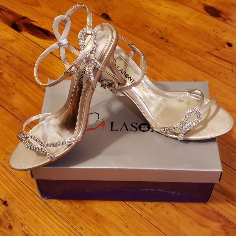 Sz 7 champagne dress heels EUC